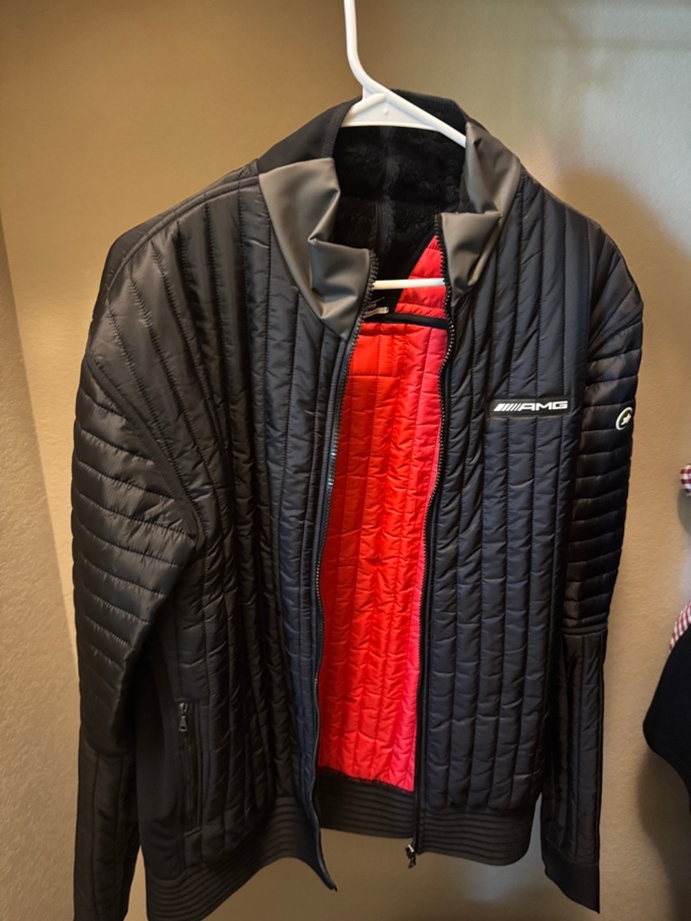 Men's XL AMG Petronas Fall Quilted Black Jacket with Red Lining